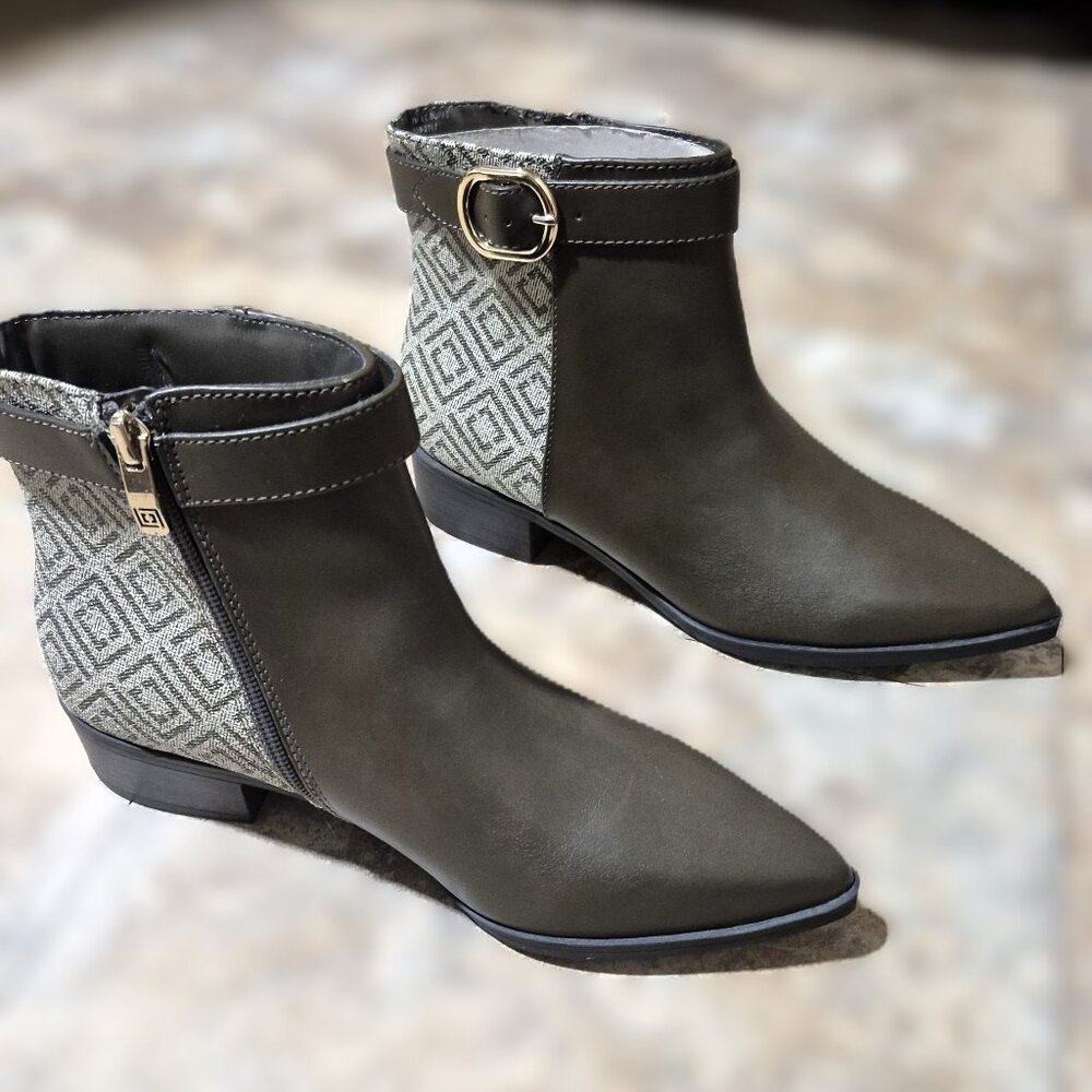 NIB Liz Claiborne Women's Stacked Heel Booties Size 7 M